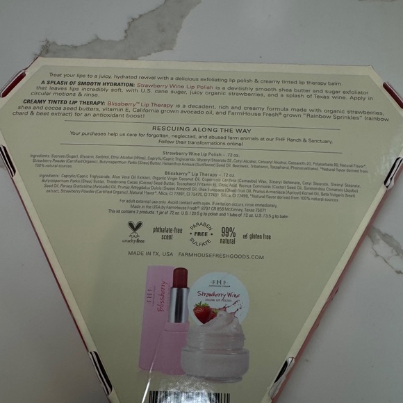 NWT Farmhouse Fresh 2 Step Lip Kit Strawberry Wine Luscious NEW IN BOX | Sealed - Picture 4 of 4